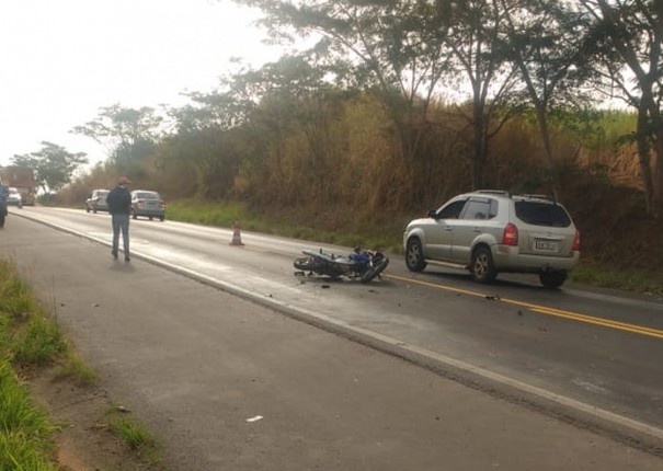 Motociclista de Parapu� morre ap�s acidente em rodovia e ser atropelado por �nibus