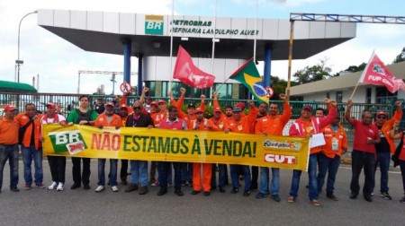 Petroleiros ignoram decisão da Justiça e entram em greve