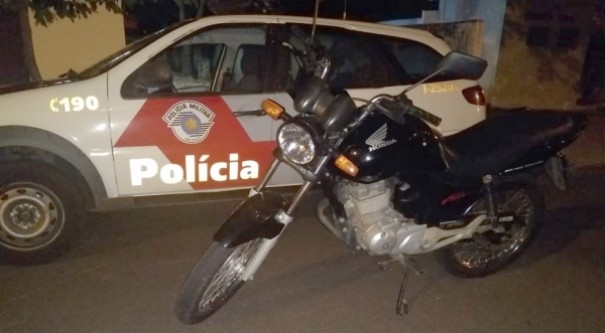 Polcia Miliar flagra furto de moto e prende assaltante
