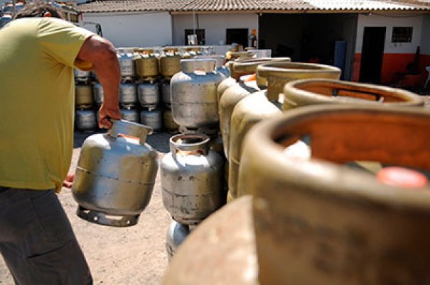 Deputados discutem projeto de lei que pode ampliar oferta de gs natural no pas