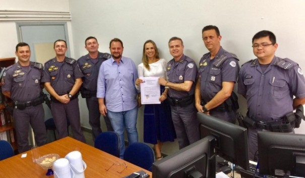 Juza Ruth Menegatti ser condecorada pela PM com 'Medalha Brigadeiro Tobias'