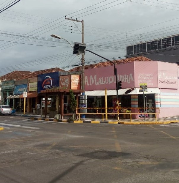 Semforo da Brasil com a Vargas em Osvaldo Cruz est sem operar