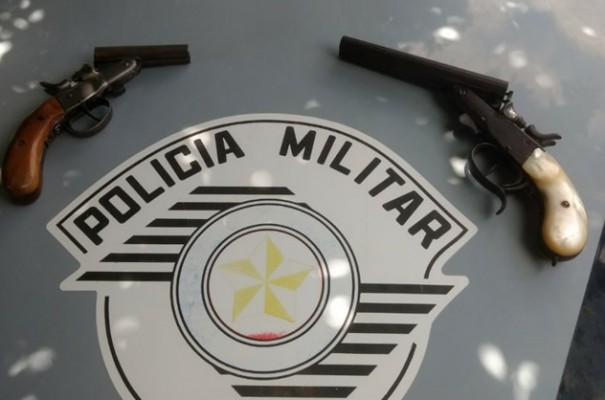 Dois homens so presos por posse ilegal de arma de fogo em Adamantina