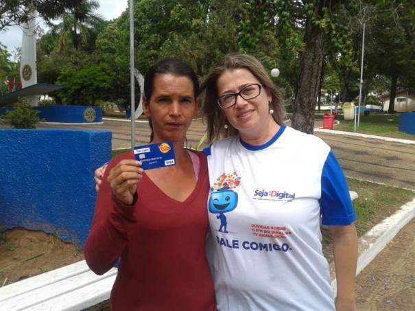 Moradora de Salmour�o ganha R$2 mil na promo��o Instala��o Premiada