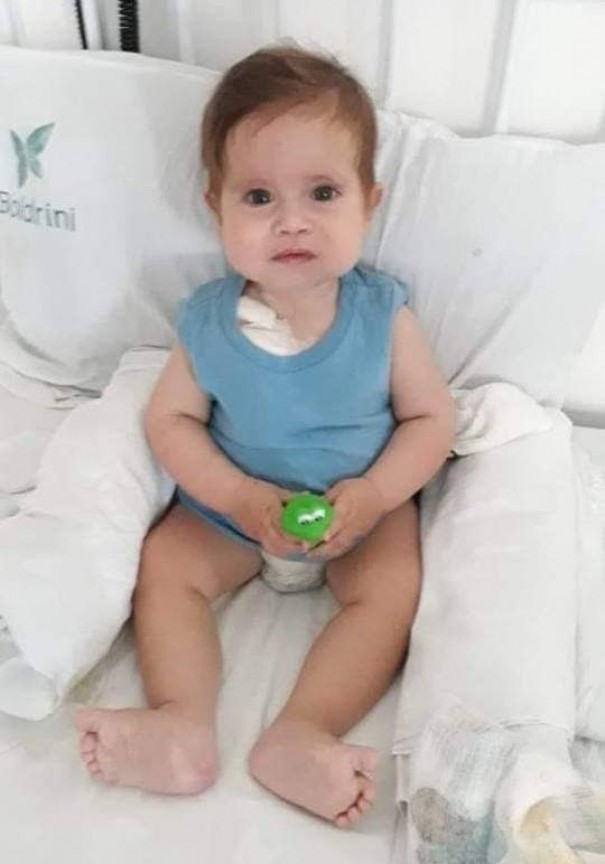 Campanha visa arrecadar fraldas e mantimentos para beb em tratamento contra o cncer