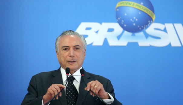 Temer anuncia que Brasil criou 790 mil postos de trabalho este ano