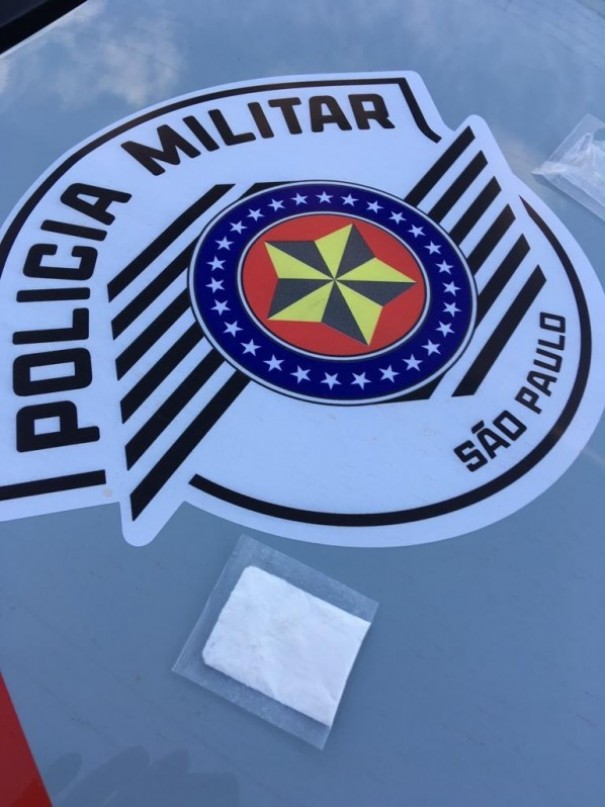 Polcia Militar de OC apreende poro de cocana