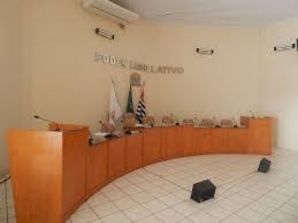 Cmara Municipal de Salmouro recebe denncia de funcionrio contra prefeito Ailson 