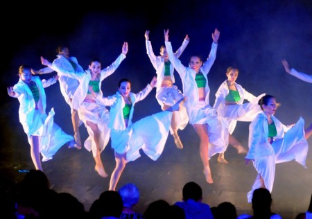 Fabiane Ortega realiza espetáculo de dança em Osvaldo Cruz