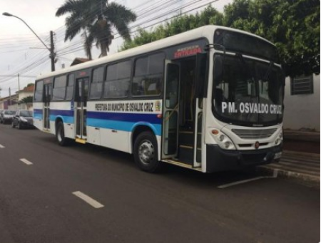 Prefeitura de Osvaldo Cruz entrega novo ônibus de transporte urbano