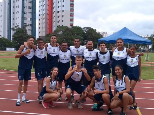 Equipe Infantil de Atletismo de OC conquista bons resultados competindo em Jundia