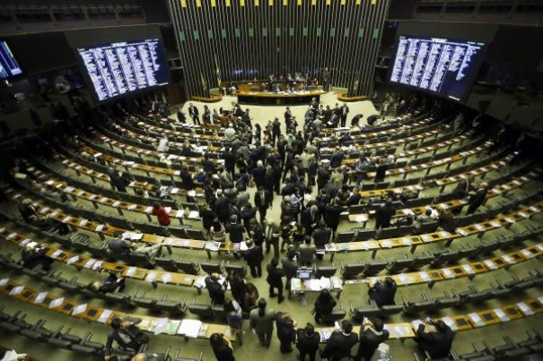 PSL multiplica por 4 nmero de deputados nas Assembleias; MDB  o que mais perde