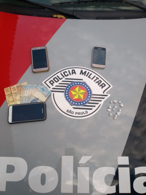 Polcia Militar verifica denncia e prende dois por trfico de entorpecentes
