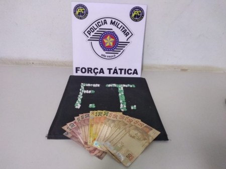 Polícia Militar apreende 130 comprimidos de ecstasy que seriam vendidos em festa de estudantes