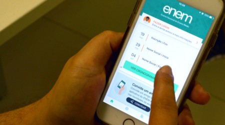 56% dos candidatos do Enem 2018 terão que adiantar o relógio para o horário de verão no dia da prova