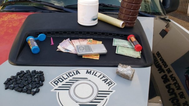 Casal  preso suspeito de trfico de drogas aps polcia encontrar maconha em bero de beb