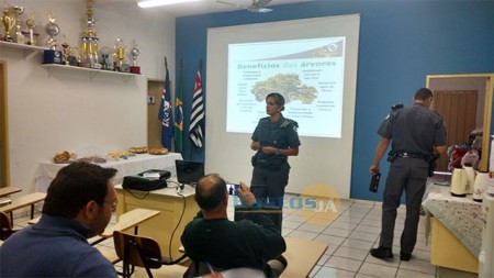 Polícia ambiental realiza palestra para funcionários públicos de Iacri e de outros municípios da região