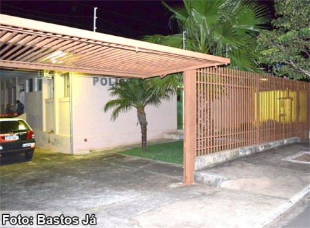 Polícia Civil prende mulher por tráfico e jovem por estupro de vulnerável em Quintana
