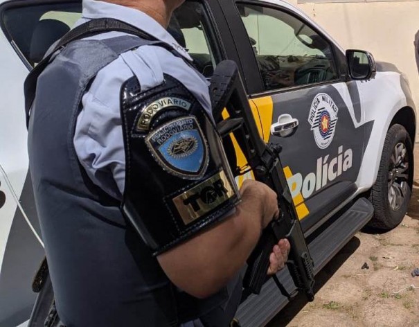 PM Rodoviária prende passageiro de ônibus com 19 tijolos de maconha