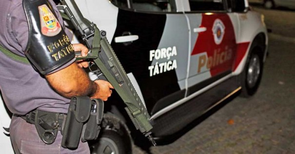 For�a T�tica da PM prende dois procurados pela Justi�a