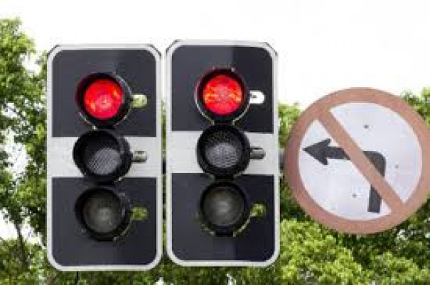 DEMTRAN realiza campanha de educao no trnsito em Adamantina