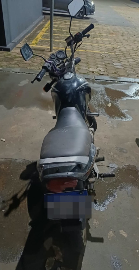 PolÃ­cia Militar apreende motocicleta irregular e flagra descumprimento de medida cautelar em Osvaldo Cruz