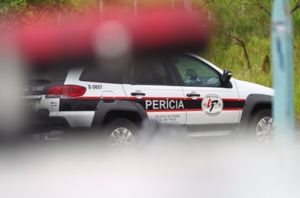 Homem � encontrado morto com ferimento no pesco�o �s margens da linha f�rrea, em Panorama
