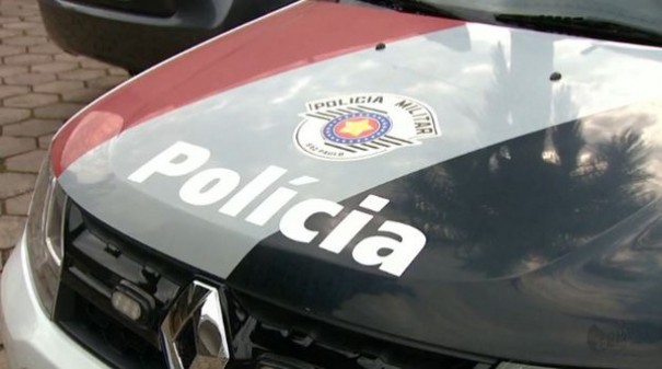 Polcia Militar atende ocorrncia de roubo de caminho em Flrida Paulista