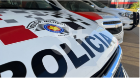 Homem teve bolsa e celular furtados de dentro de veÃ­culo em Osvaldo Cruz