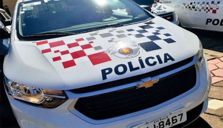 PolÃ­cia Militar prende homem procurado e apreende menor em Osvaldo Cruz