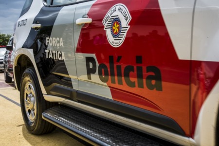 Polícia Militar é acionada para atender ocorrência de incêndio criminoso na Linha Férrea, em OC