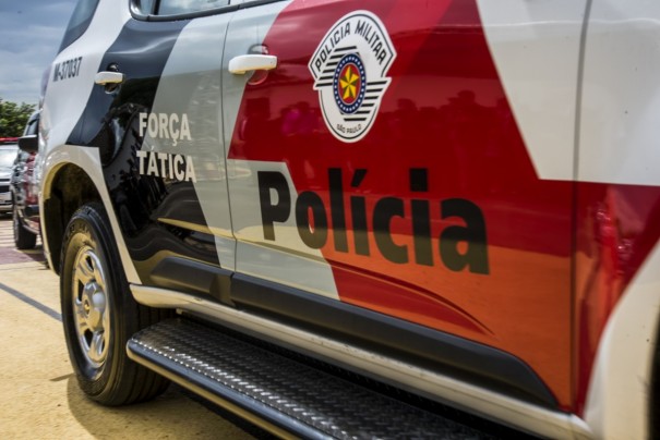 Polcia Militar  acionada para atender ocorrncia de incndio criminoso na Linha Frrea, em OC