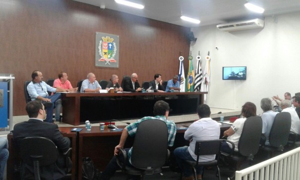 Bnus de Natal dos funcionrios municipais  aprovado pela Cmara de Osvaldo Cruz 