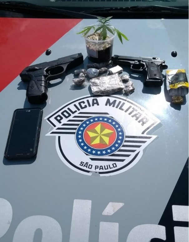 PM de Osvaldo Cruz prende traficante e apreende dois simulacros de arma de fogo