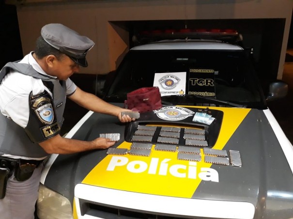 Fiscalizao prende passageiro de nibus por trfico internacional de munies em Presidente Epitcio