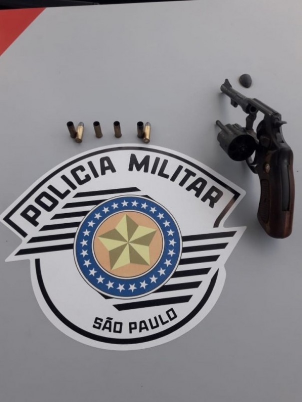 Polcia Militar de OC encontra revlver com seis munies