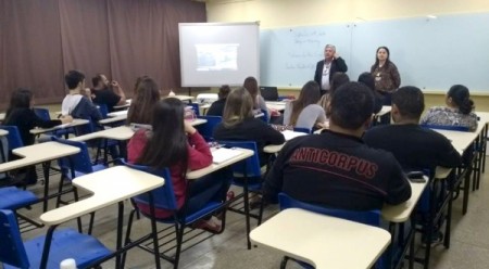FATEC inicia aulas do cursinho para Enem e vestibular