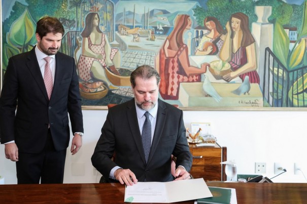 Presidente da Repblica em exerccio, Toffoli sanciona lei que torna crime importunao sexual