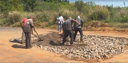 Vicinal Tupã - Bastos recebe serviço de limpeza e diversas melhorias