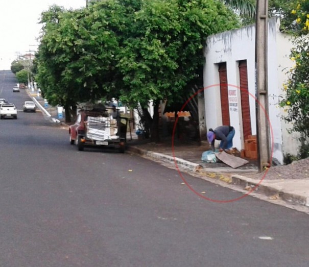 Atravs de denncia, a Polcia Militar flagrou furto de reciclveis da Cooperativa de Catadores de Osvaldo Cruz