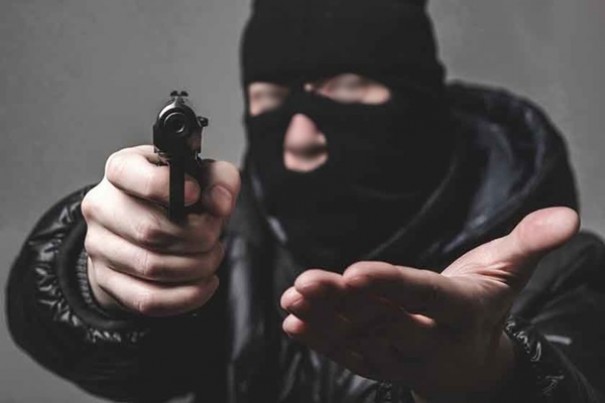Bandido atira em assoalho de nibus durante assalto na Rodovia Assis Chateaubriand