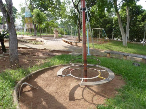MP recomenda e Prefeitura interdita parques infantis do Buraco, Praa dos Patos e do Foguete