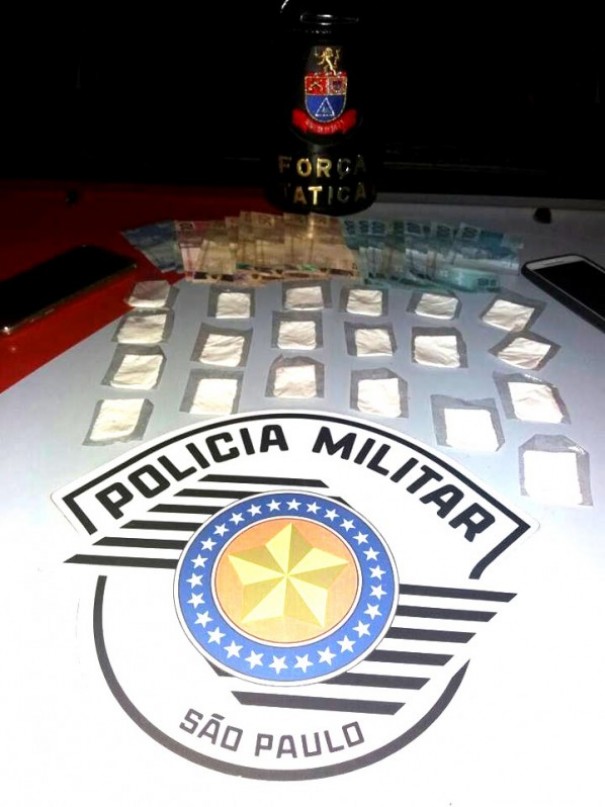 Fora Ttica prende traficante em chcara no  bairro Canguu 