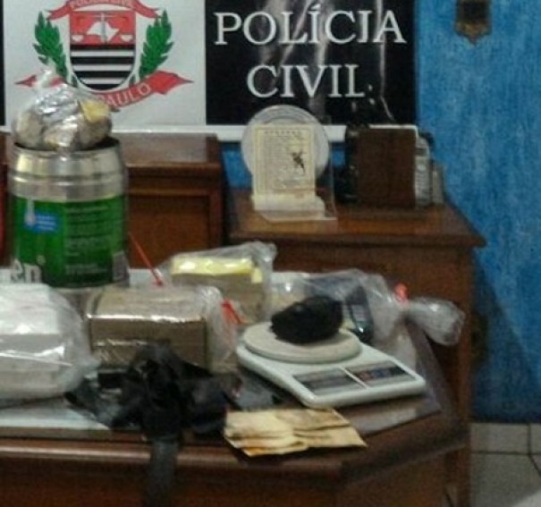 Operao da Polcia Civil resulta em priso por trfico de drogas e apreenses de materiais de jogo do azar e cigarros contrabandeados