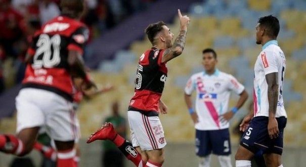 De virada, Flamengo vence primeiro jogo da semifinal da Sul-Americana