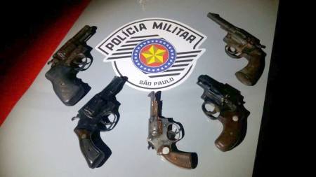 Dois morrem em troca de tiros com Policiais Militares em estrada rural de Pracinha