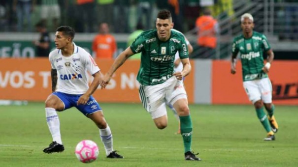 Palmeiras e Cruzeiro empatam na arena; lder do Brasileiro, Corinthians agradece