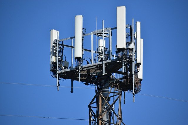 Municípios precisarão ter leis locais para  as antenas 5G (Imagem de F. Muhammad por Pixabay). 